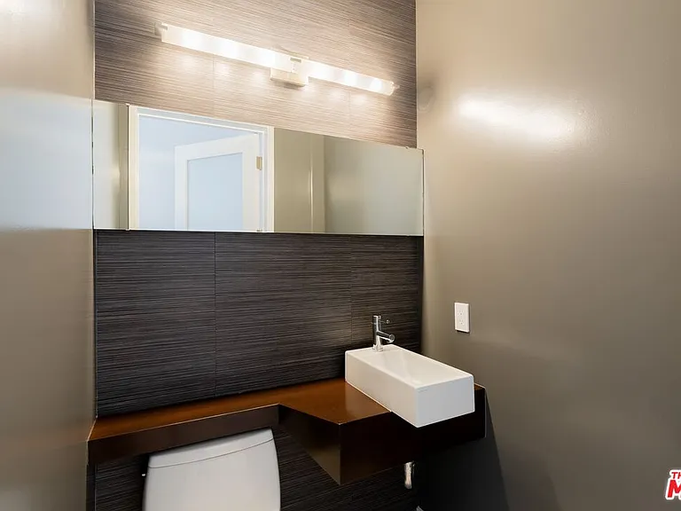 870 Haverford Ave #101 — Photo 24