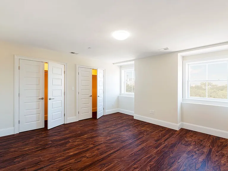 1906 Washington St #3 — Photo 10