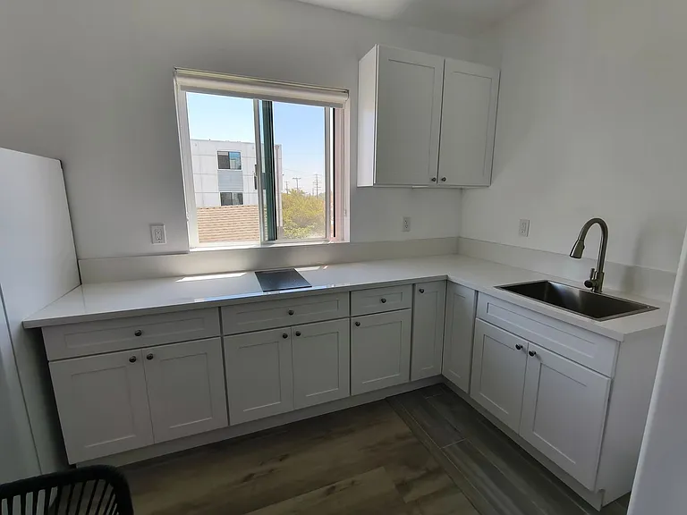3020 S Normandie Ave — Photo 21
