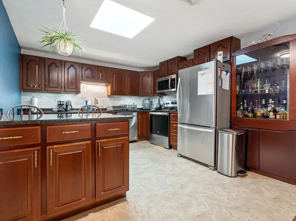 135 Forest St Unit W2, Saugus, MA 01906