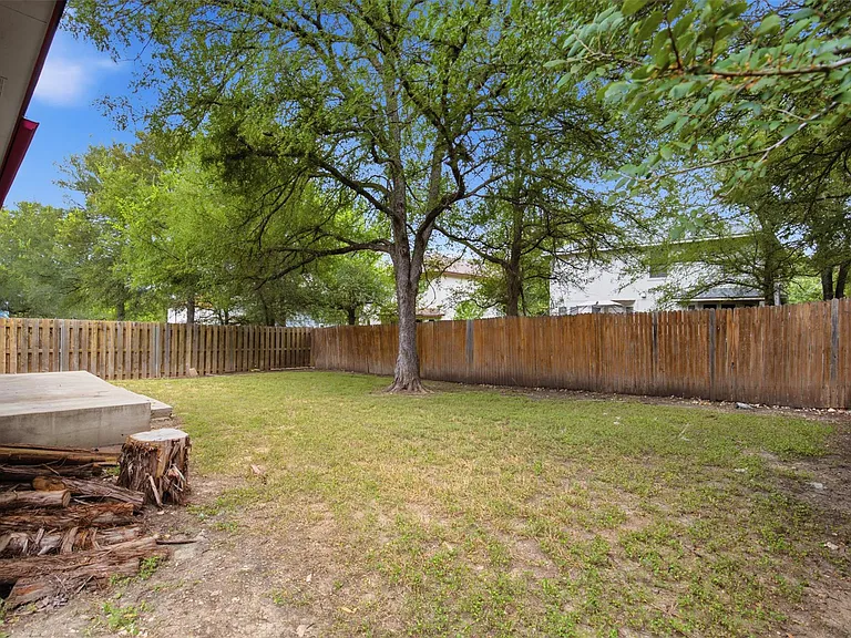 108 Songbird Ct — Photo 32
