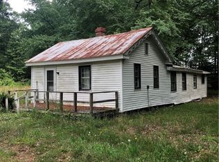 406 Hamburg Rd, Port Haywood, VA 23138