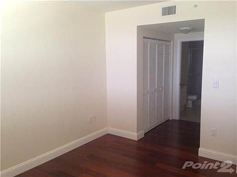 5th image of 19501 W Country Club Dr APT 1604