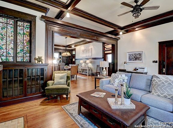 5th image of 506 E Park Ave