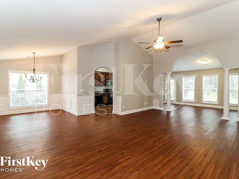 214 Falling Leaf Ln — Photo 3