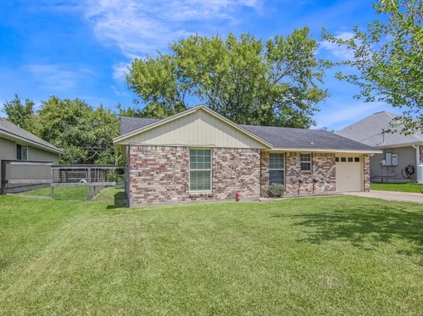 2806 Clara Ln, Texas City, TX 77590
