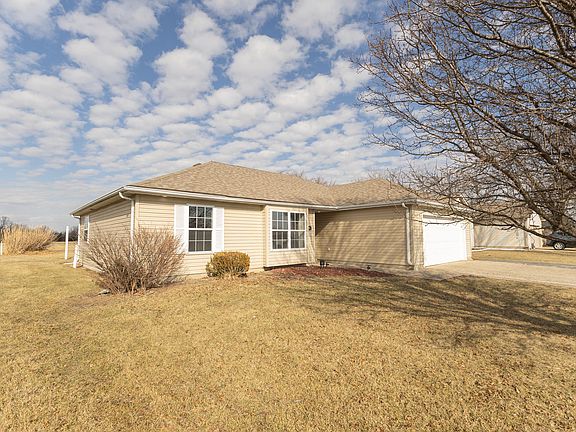 2nd image of 709 E Terrill Rd