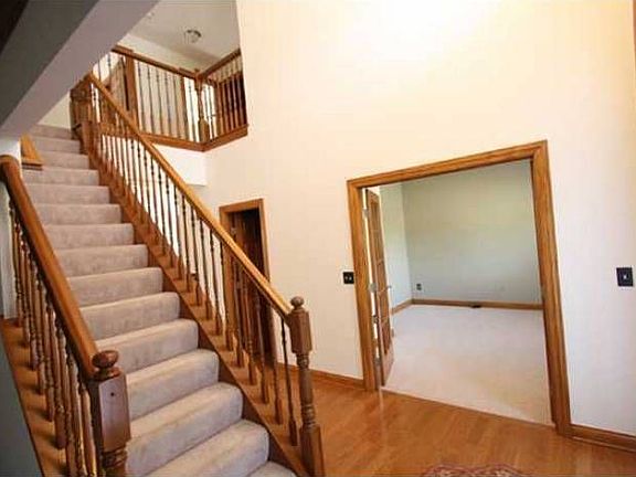 Entry/ Foyer
