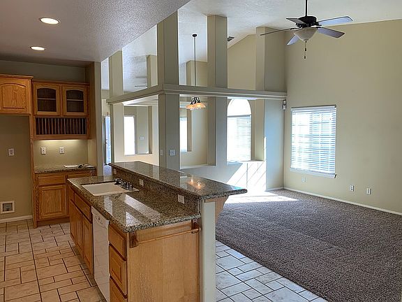 4th image of 13730 Chinquapin Dr