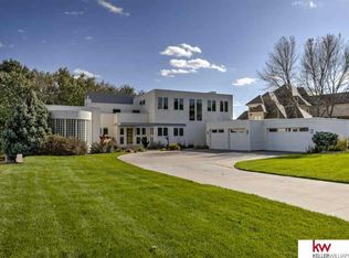 17059 Pasadena Ct, Omaha, NE 68130
