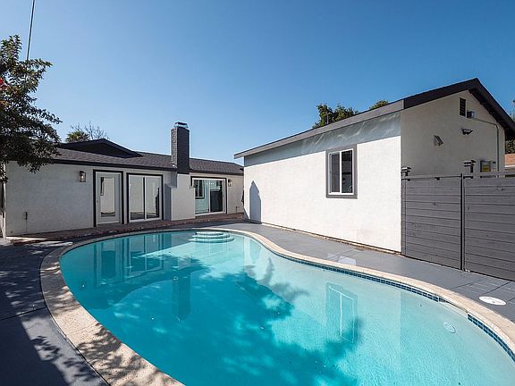 4th image of 7508 Sale Ave