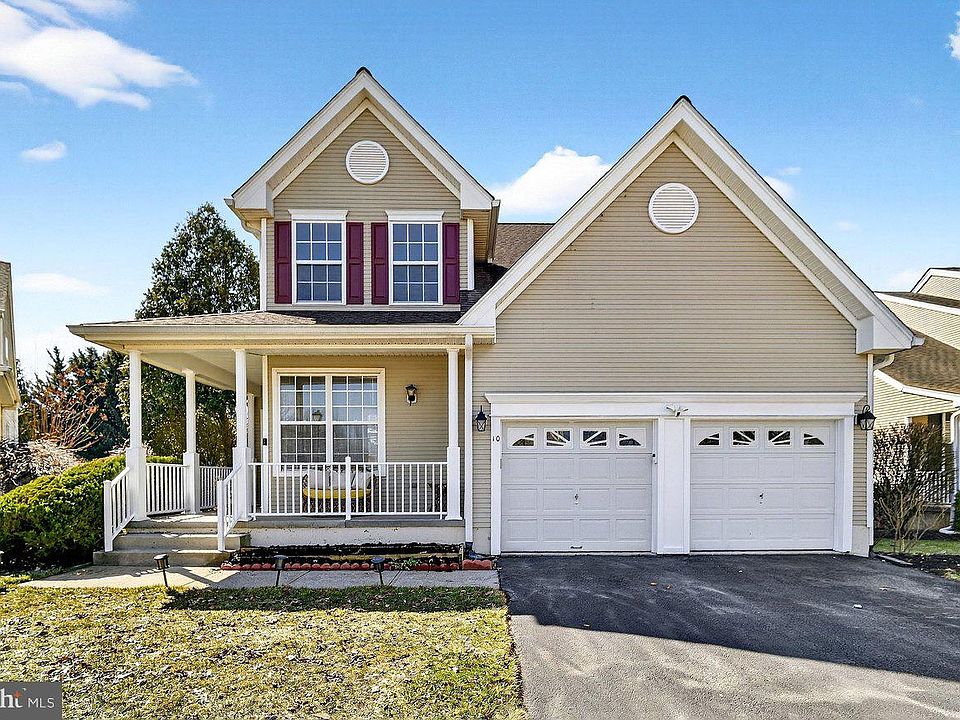 1st image of 10 Eldridge Dr