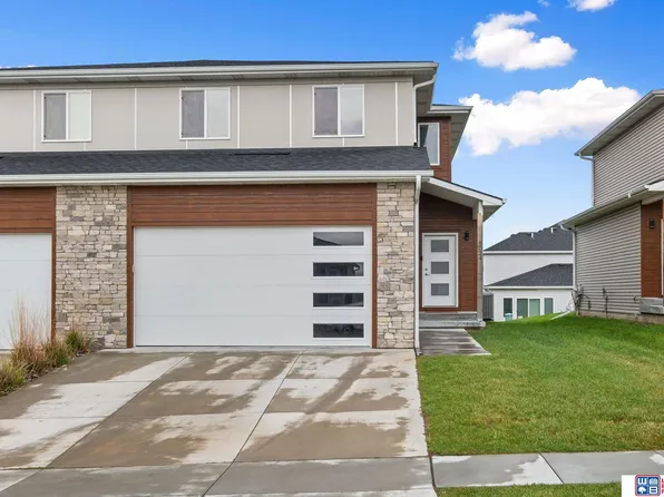 5024 W Amarillo Dr, Lincoln, NE 68528