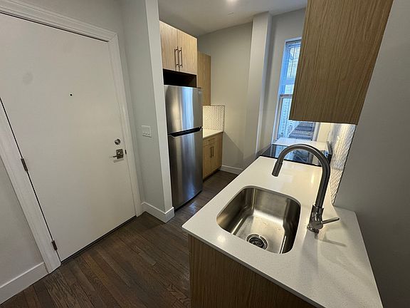 3rd image of 113 Park Dr #54