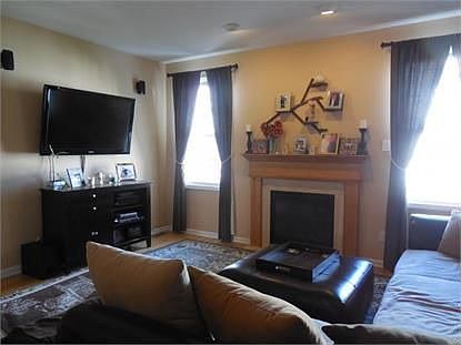 2nd image of 327 Wilshire Dr
