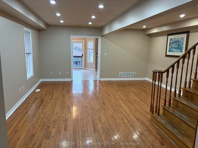 598 Dolly Bird Ln #UPPER — Photo 7