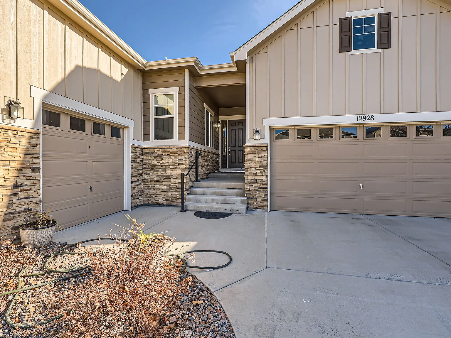 5 bed, 4654 sqft, $4,200 — Photo 2