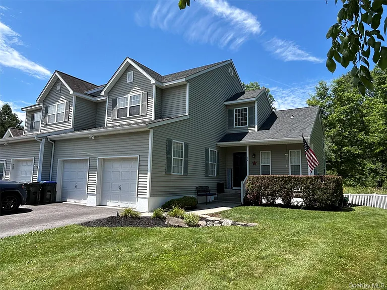 24 Waterford Cir — Photo 1