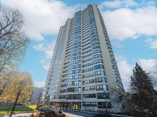 8 Lisa St #307, Brampton, ON L6T 4S6