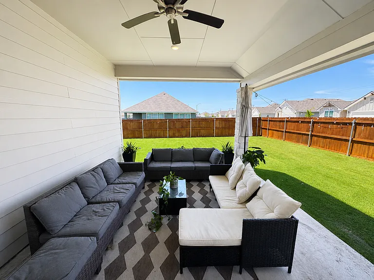 8117 Smoke Creek Ln — Photo 32