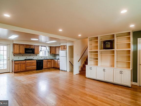 5th image of 1401 Firethorne Ln