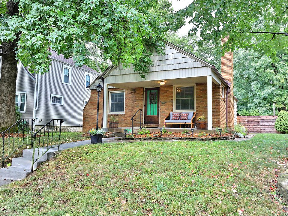 1st image of 434 E Como Ave
