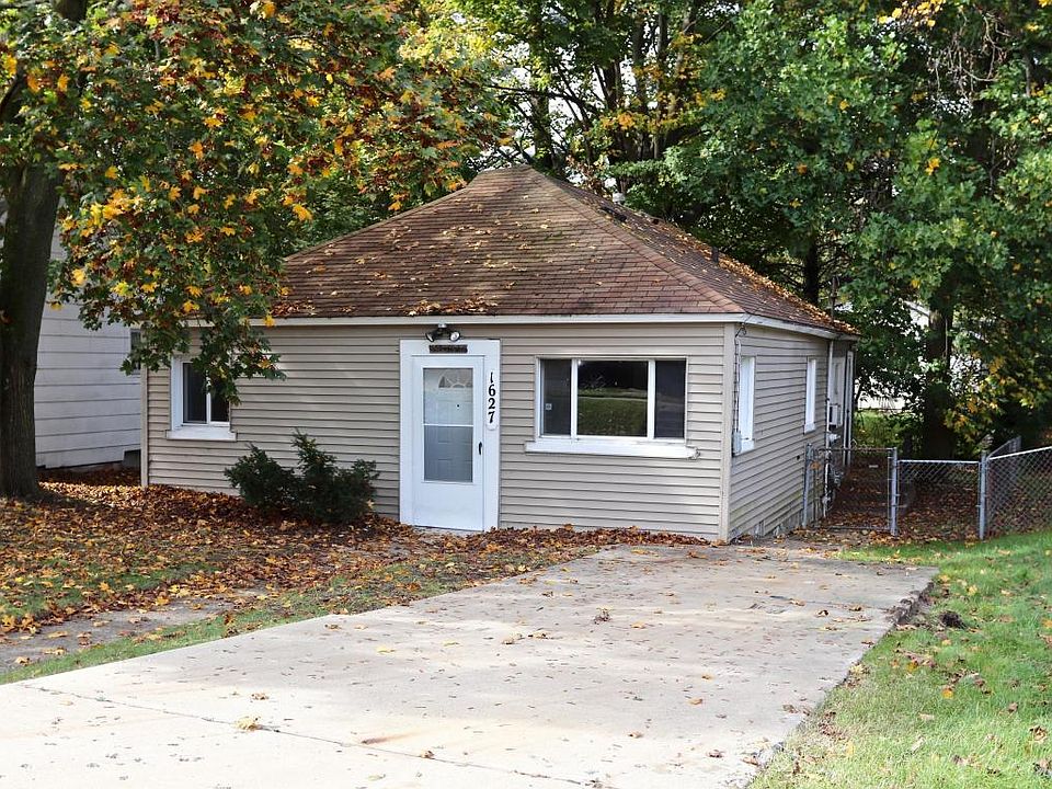 1st image of 1627 Ira Ave NW