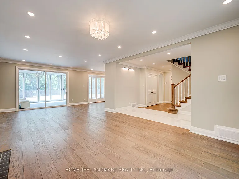 7 Knightswood Rd — Photo 5
