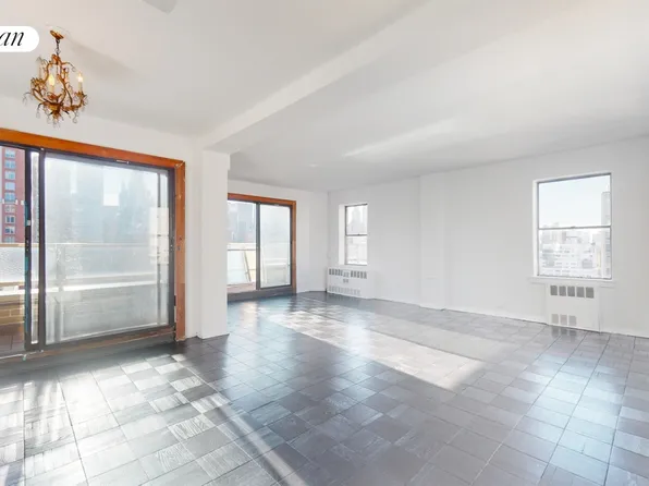 167 East 67th Street image 27 of 33