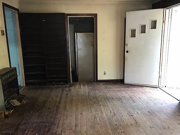 3rd image of 413 10th Ave