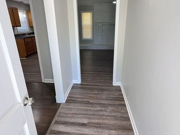 3rd image of 1732 Colebrook Ave