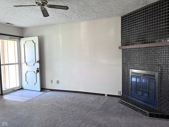 3rd image of 4461 Pepperidge Cir