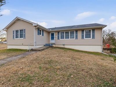 205 W Olive St, Raymore, MO, 64083