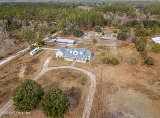 8219 Mudlake Rd, Macclenny, FL 32063