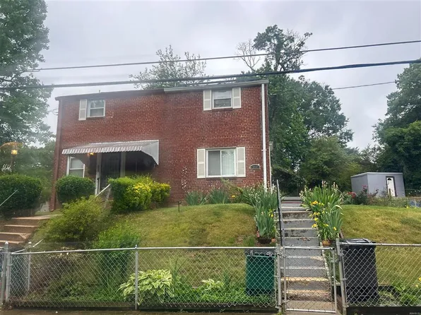 604 Cabin Branch Dr, Capitol Heights, MD 20743