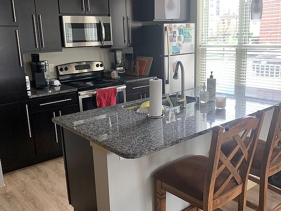 3rd image of 1924 Atwood Ave #102
