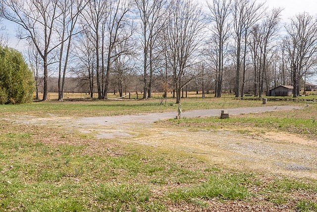 1st image of 2423 Highway 207