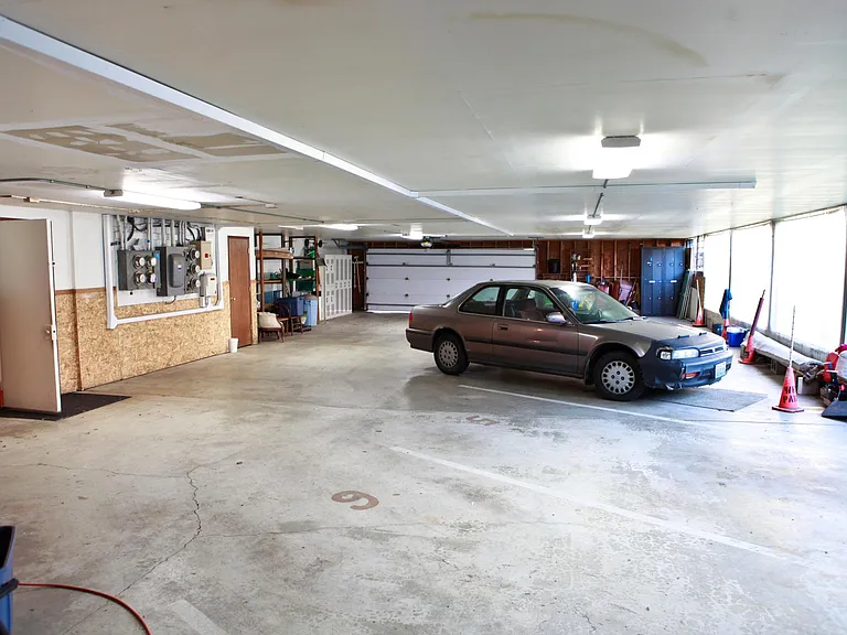 2405 Howard Ave #4 — Photo 21