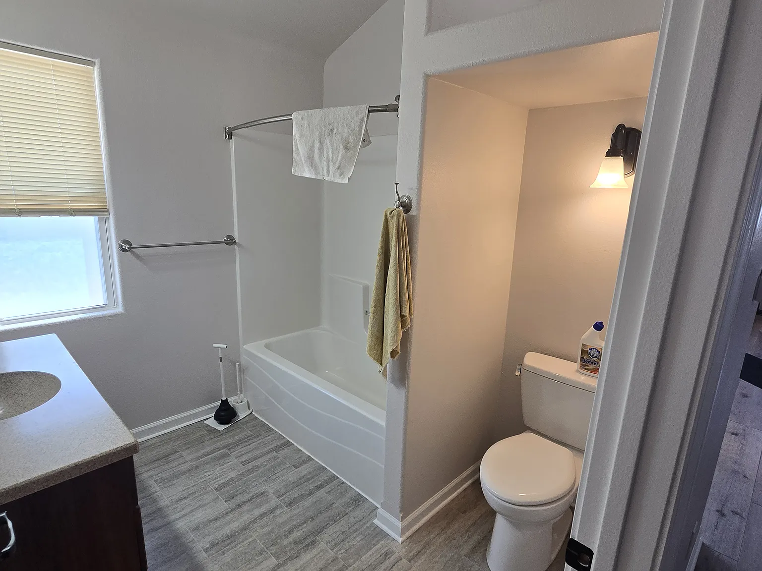 2 bed, 1250 sqft, $2,285 — Photo 3