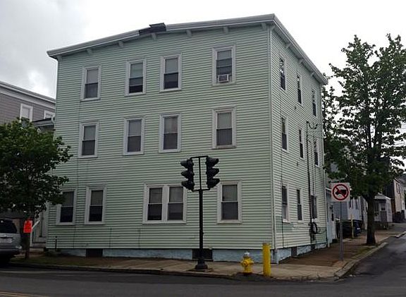 2nd image of 256 Jefferson Ave