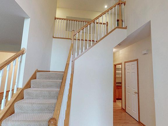 3rd image of 10167 Bridgewater Ct