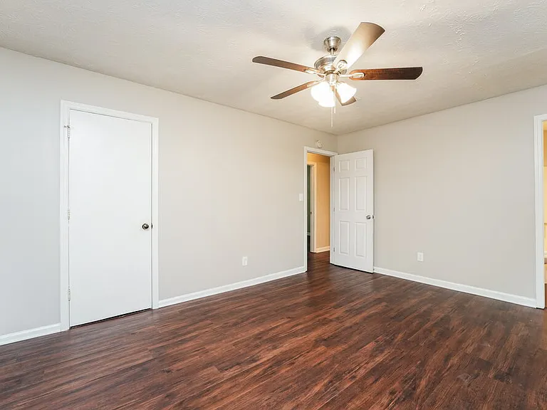 5394 Greenhedge Ct — Photo 13
