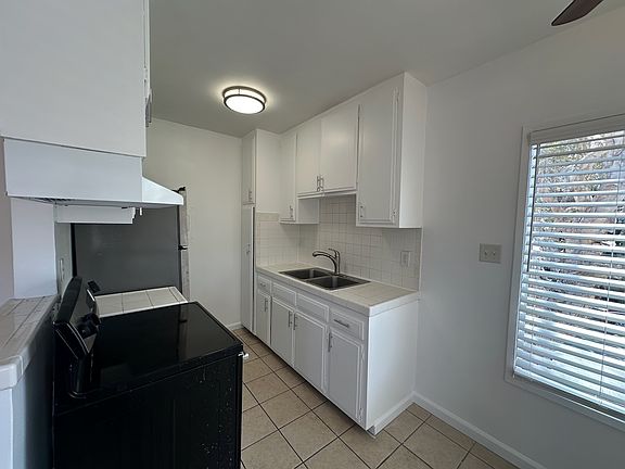 5th image of 2635 5th St #5