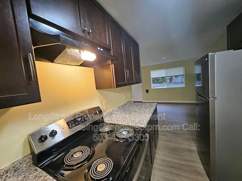 3 bed, 1.5 bath, 1200 sqft, $2,195 — Photo 2