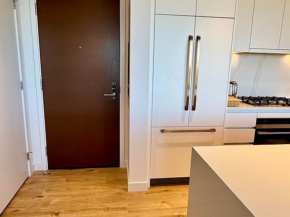 5th image of 720 Farrow St #3007