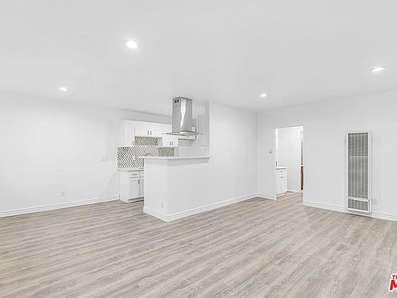 3rd image of 3776 Alabama St Unit 113