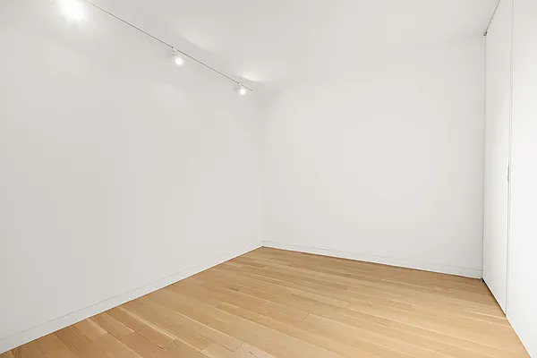 Sold by Erica Sullivan, LREB | media 6