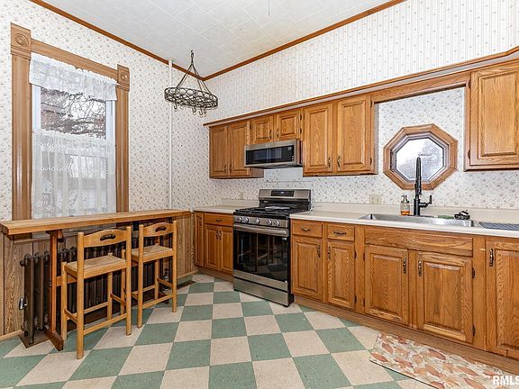 3rd image of 307 E Court St