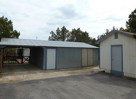5th image of 205 W Lakeshore Dr