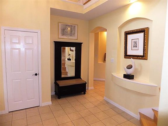 4th image of 2613 Barrington Dr